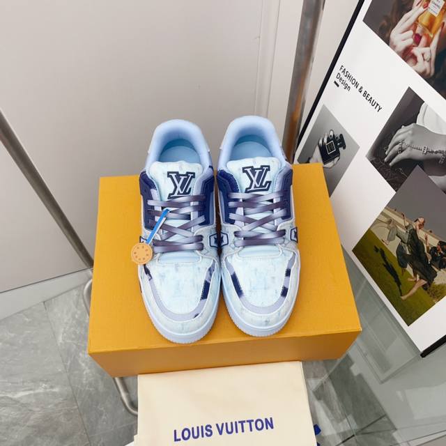 Lv-Trainer路易-威登 Pk市场一切版本 情侣款 走秀新款 篮球板鞋 代购品质 原版1：1开发复刻！！上脚非常舒适 做工精细 鞋面由意大利进口小牛皮拼接